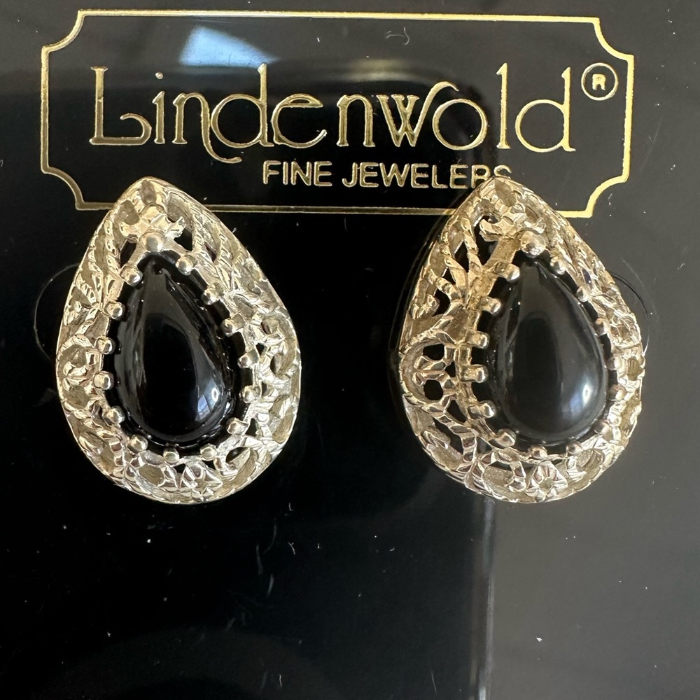 Filigree pear shaped 925 silver earrings black stone